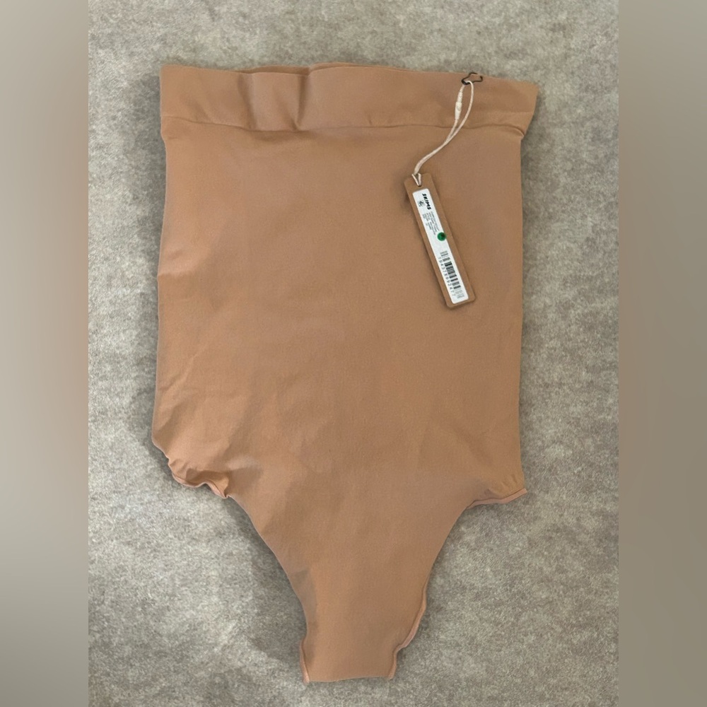 SKIMS Everyday Sculpt High Waist Thong in Ochre Size 3X